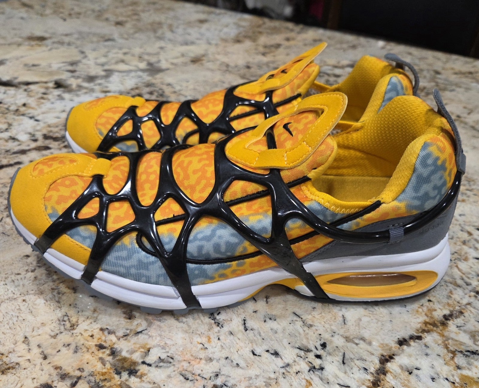 Nike Air Kukini Sneakers "Poison Dart Frog" Men's Size 10 DZ4393-7002