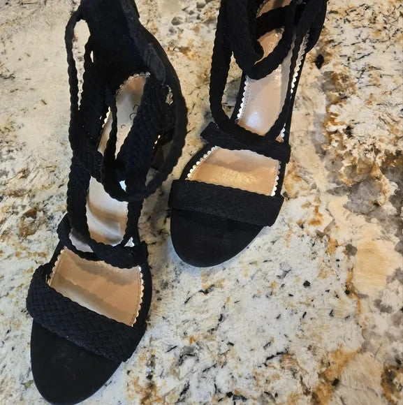 NWOB Lauren Conrad Braided Strappy Heels Size 100