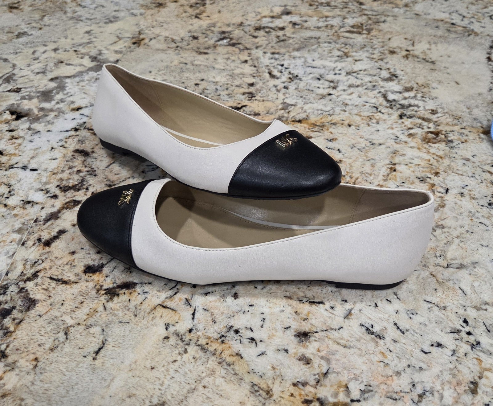 Michael Kors Rebecca Flats Wht/Blk Women's Size 8 NWT0