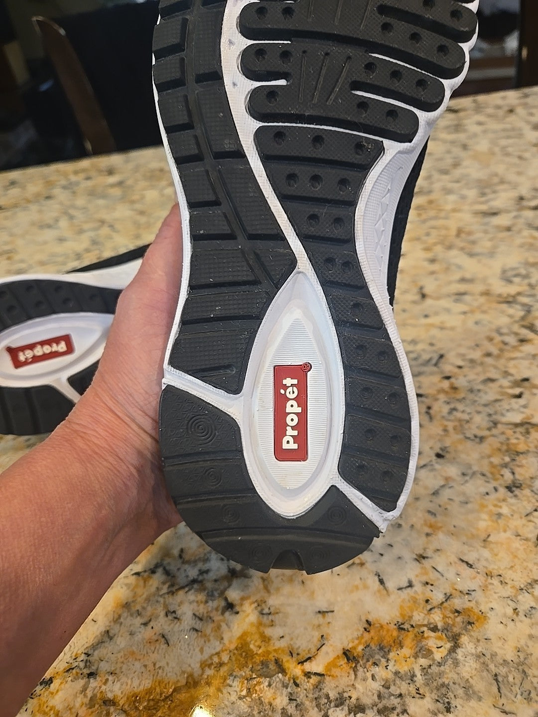 NEW Propet Women's Black Knit Mesh Athletic Sneakers Size 9.5 4