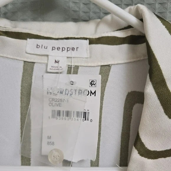 NWT Blu Pepper White and Cram Casual Button down Shirt Women's Size Medium2