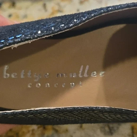 Bettye Muller Black Leather Loafers Classic low Wedges Women's Size 6.51