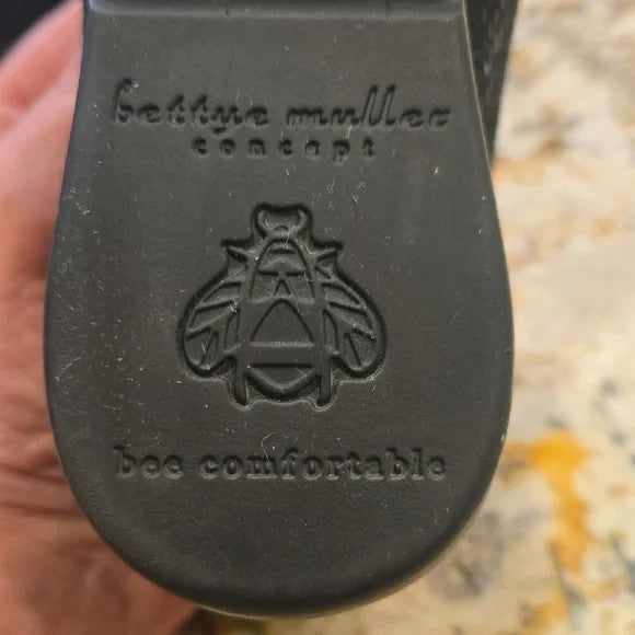 Bettye Muller Black Leather Loafers Classic low Wedges Women's Size 6.52