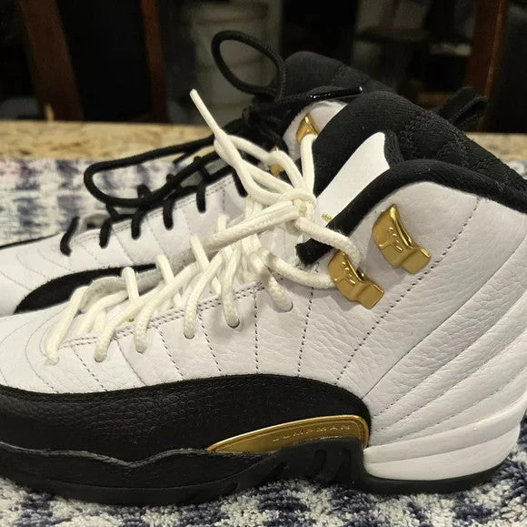 Youth Nike Air Jordan 12 Retro Taxi Royalty Size 4.5Y 153265-1701