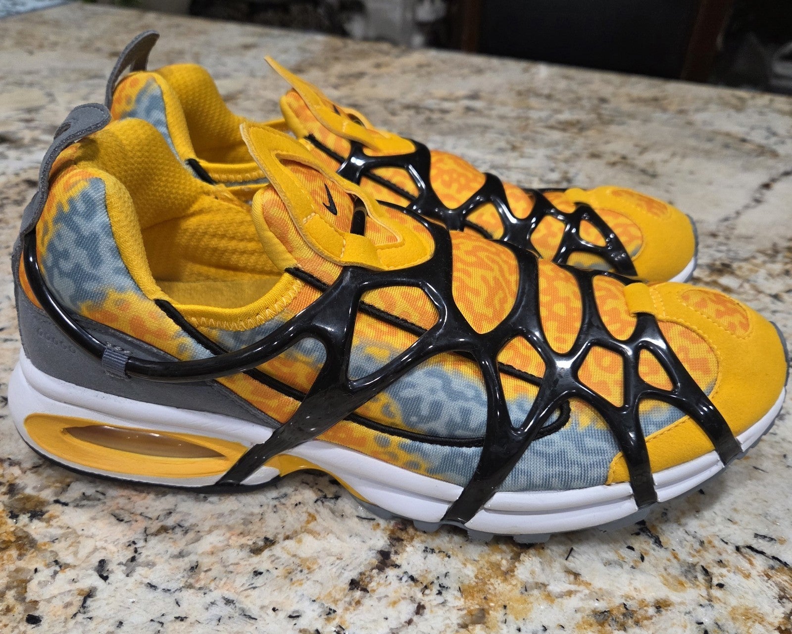 Nike Air Kukini Sneakers "Poison Dart Frog" Men's Size 10 DZ4393-7004