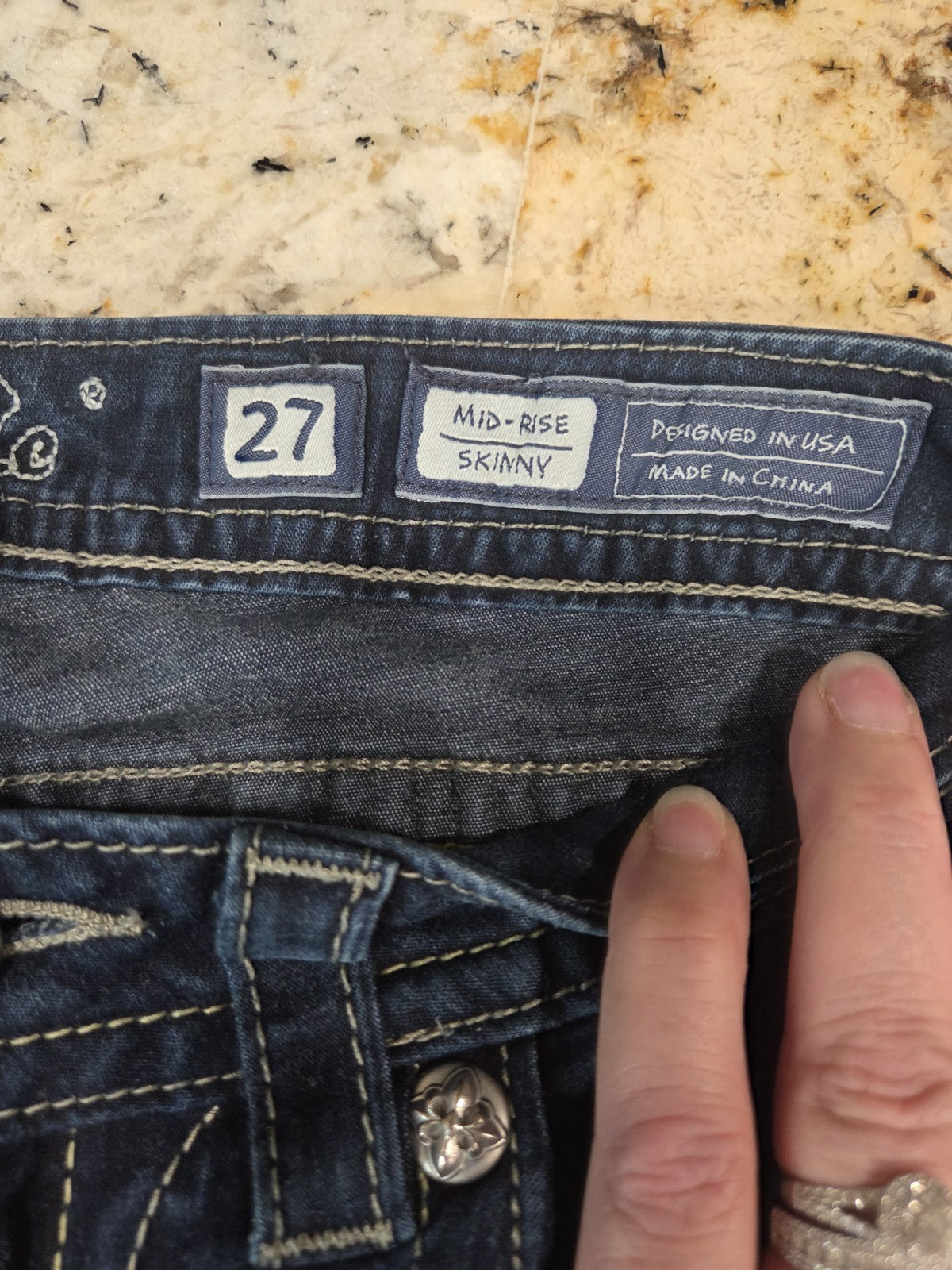 Miss Me Women's Jeans/Capris Size 27 Inseam Measures 27.52