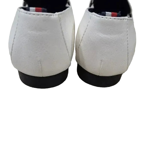 NWOT Tommy Hilfiger Creme Colored Flats with Gold & White Tone Logo Size 82