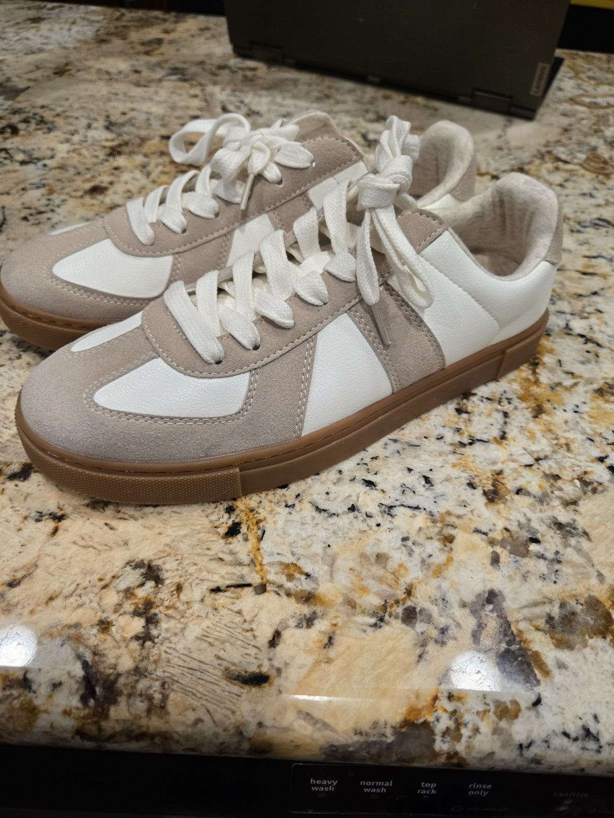 Sincerely Jules White/Tan Lace Sneakers Bailey Size 8.5 NWOB2