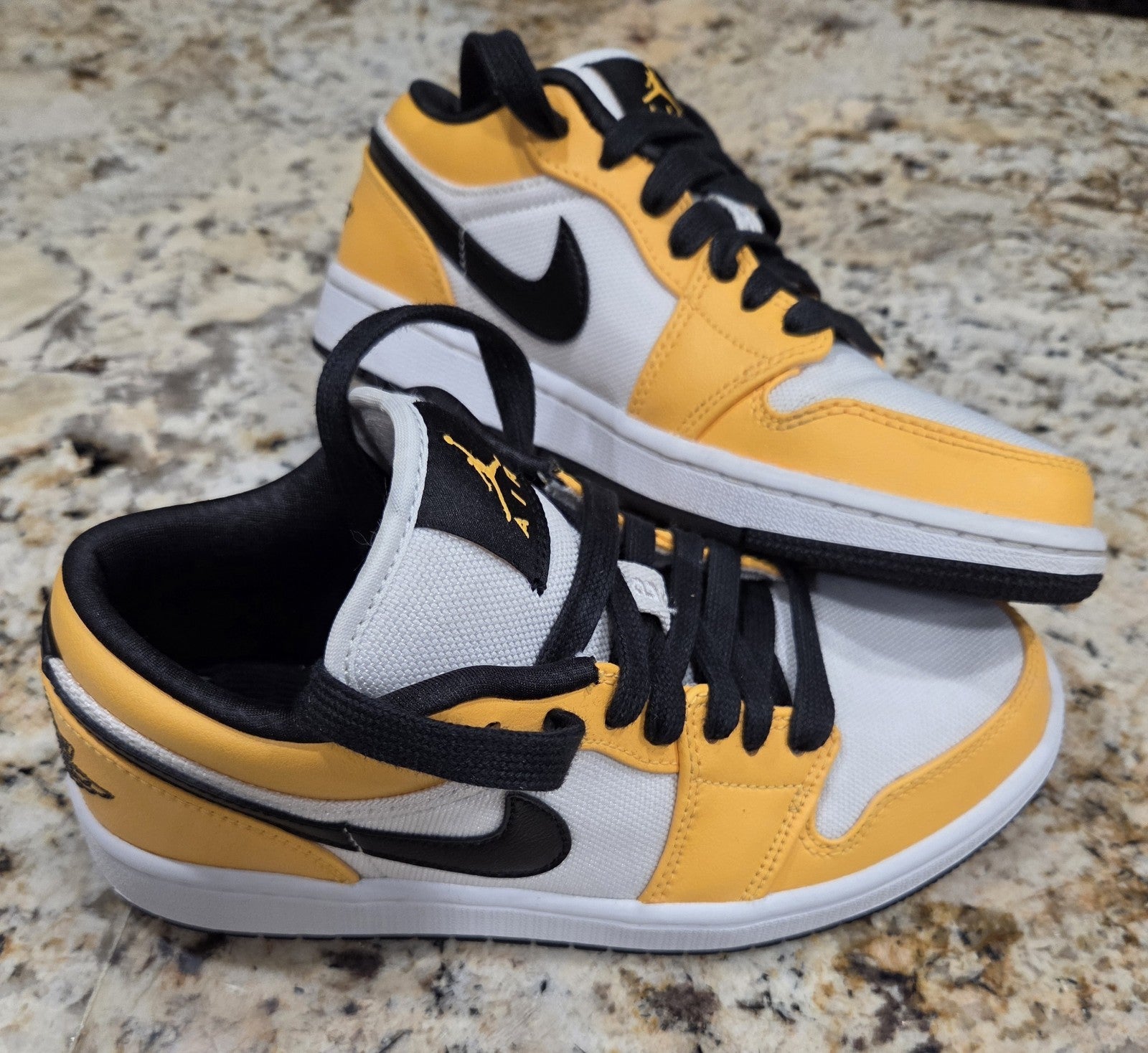 Size 7.5 - Air Jordan 1 Low Laser Orange W0