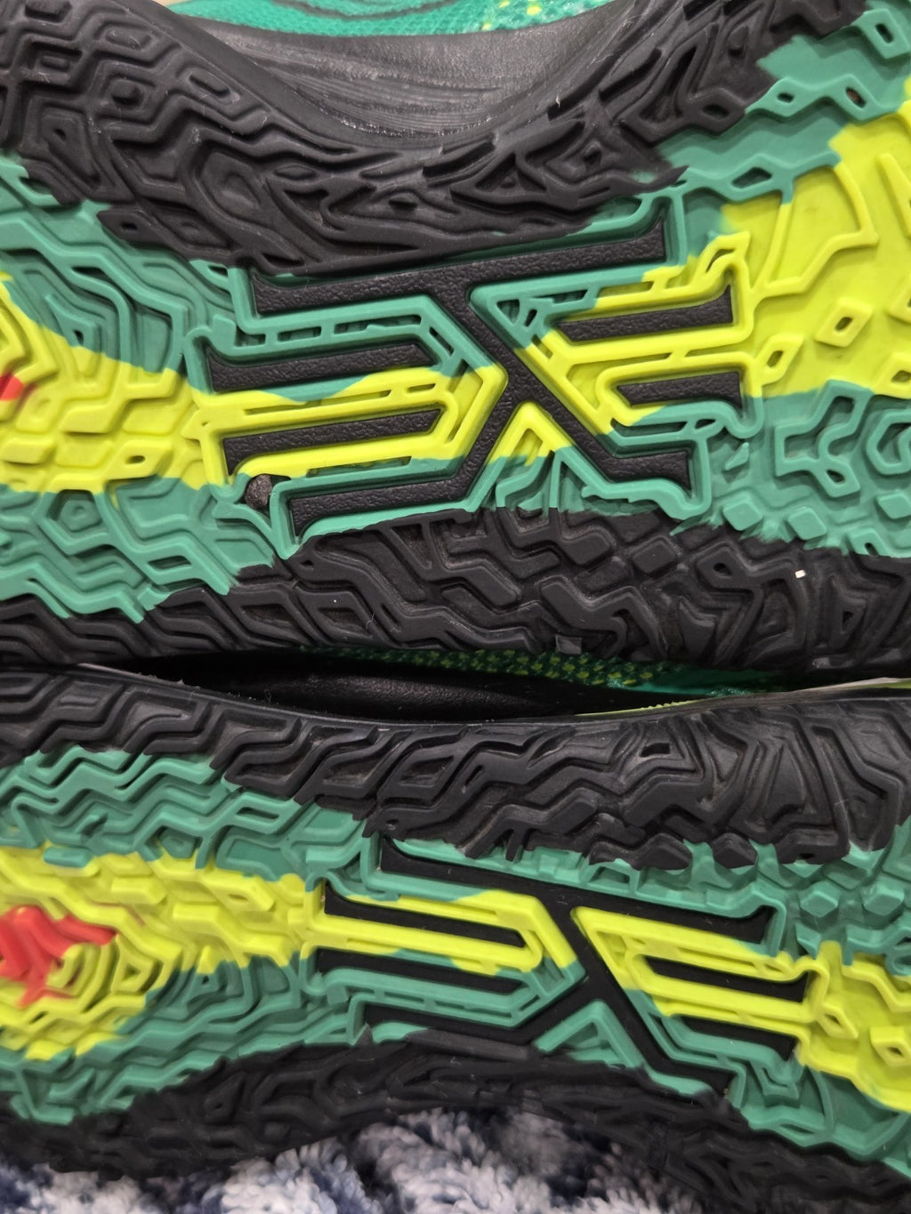 Nike Kyrie 7 Ky-D Weatherman Mens Sneaker Size 4 CQ9326-30010