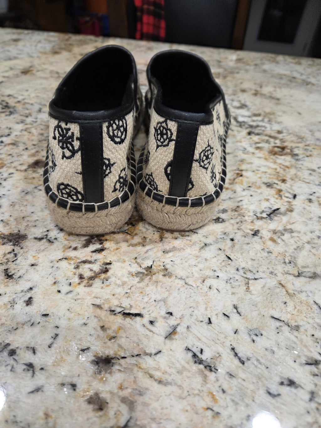 GUESS Joelya Espadrille Slip-ons Women's Size 10 NWOB5