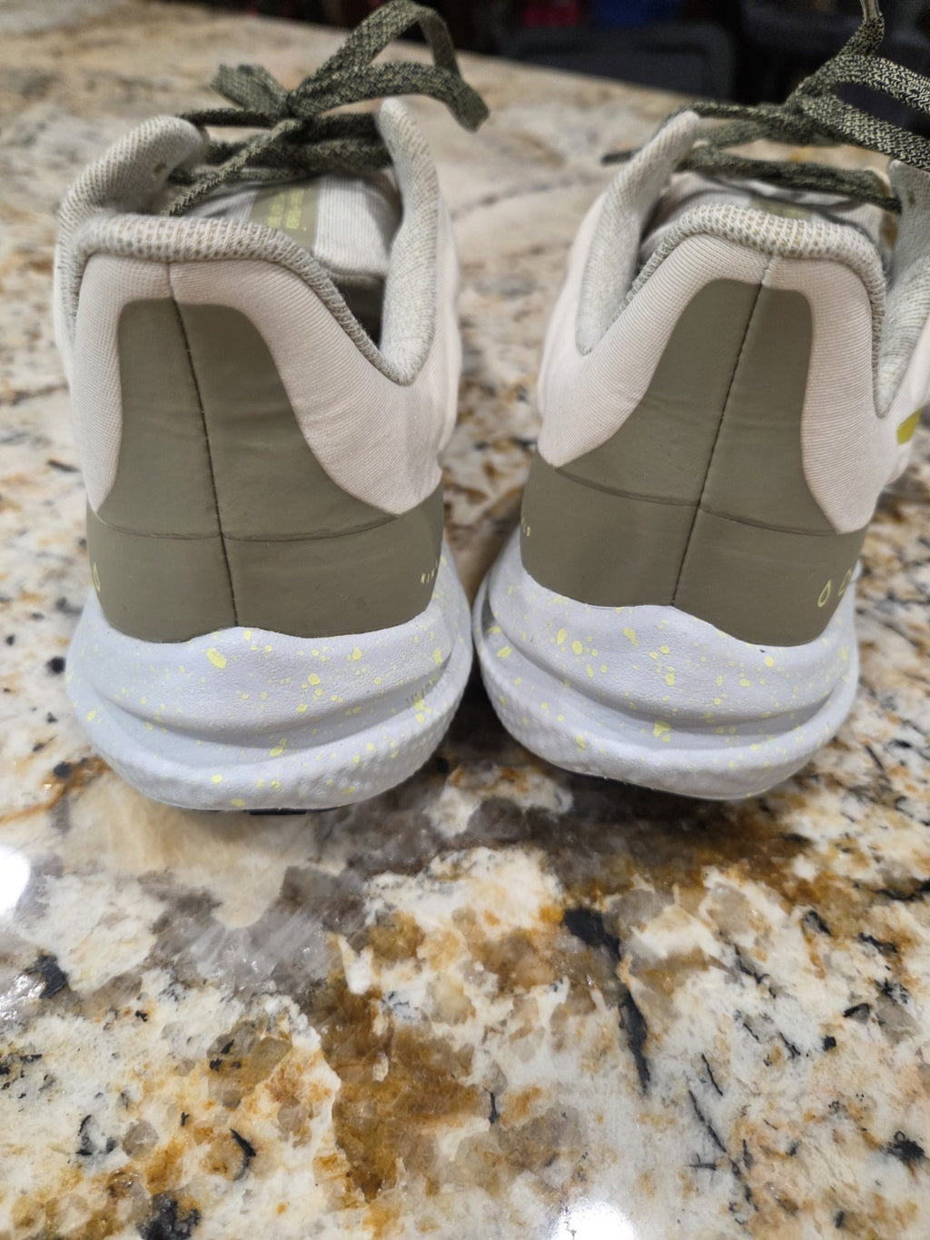 Nike Women’s Air Winflo Shield Running Size 10 Tan/Green |DM1104-100|3