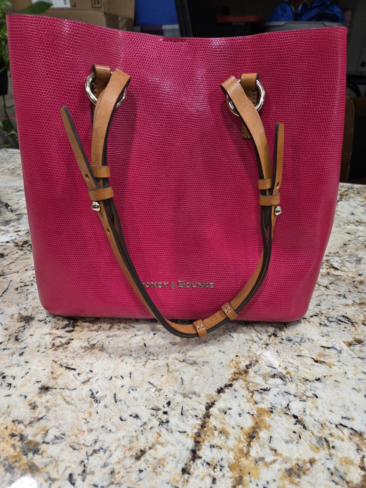 Dooney & Bourke Janette Tote Fuchsia/White0