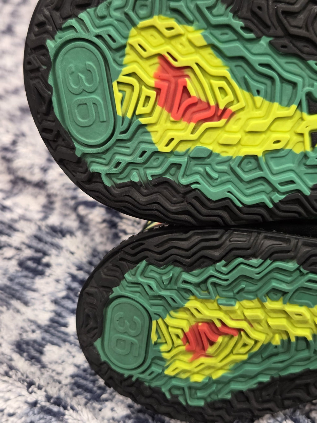 Nike Kyrie 7 Ky-D Weatherman Mens Sneaker Size 4 CQ9326-30011