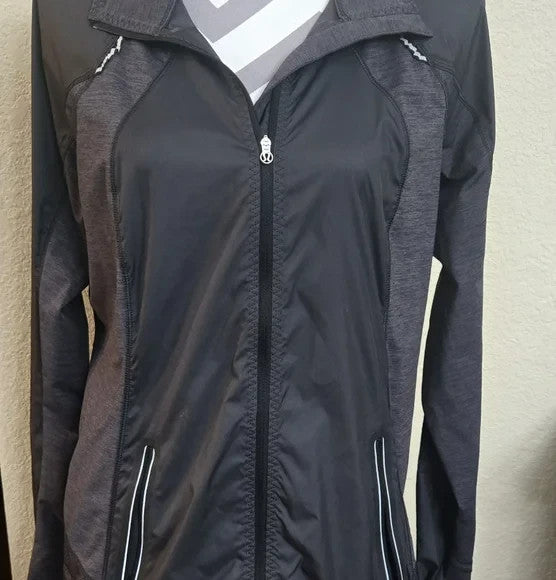 Lululemon Blk/Gray Lightweight Jacket Women's Size 120