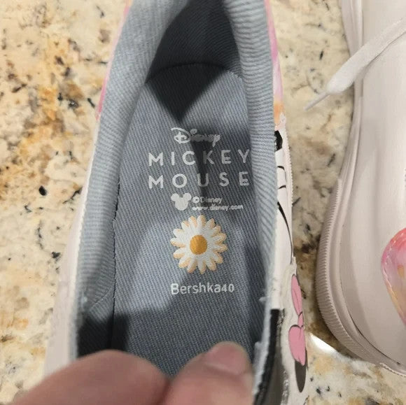 NWOB Disney Mickey Mouse & Friends Women's Sneakers Size 40/93