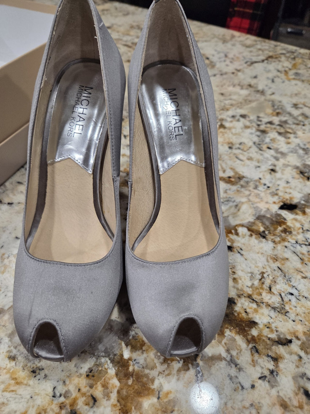 Michael Kors Nadia Party Silver Glitter Platform Pumps Size 8.56