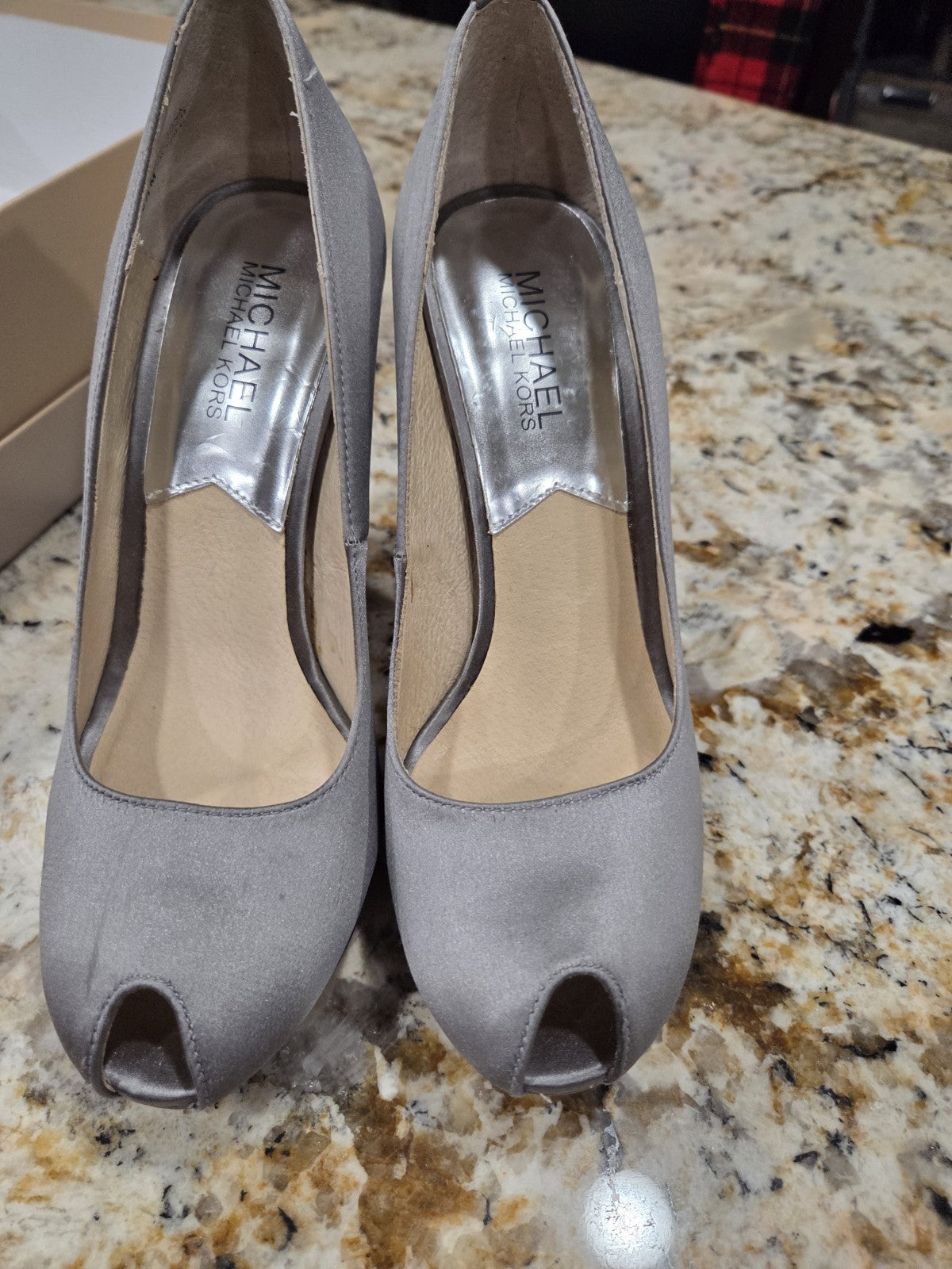 Michael Kors Nadia Party Silver Glitter Platform Pumps Size 8.56