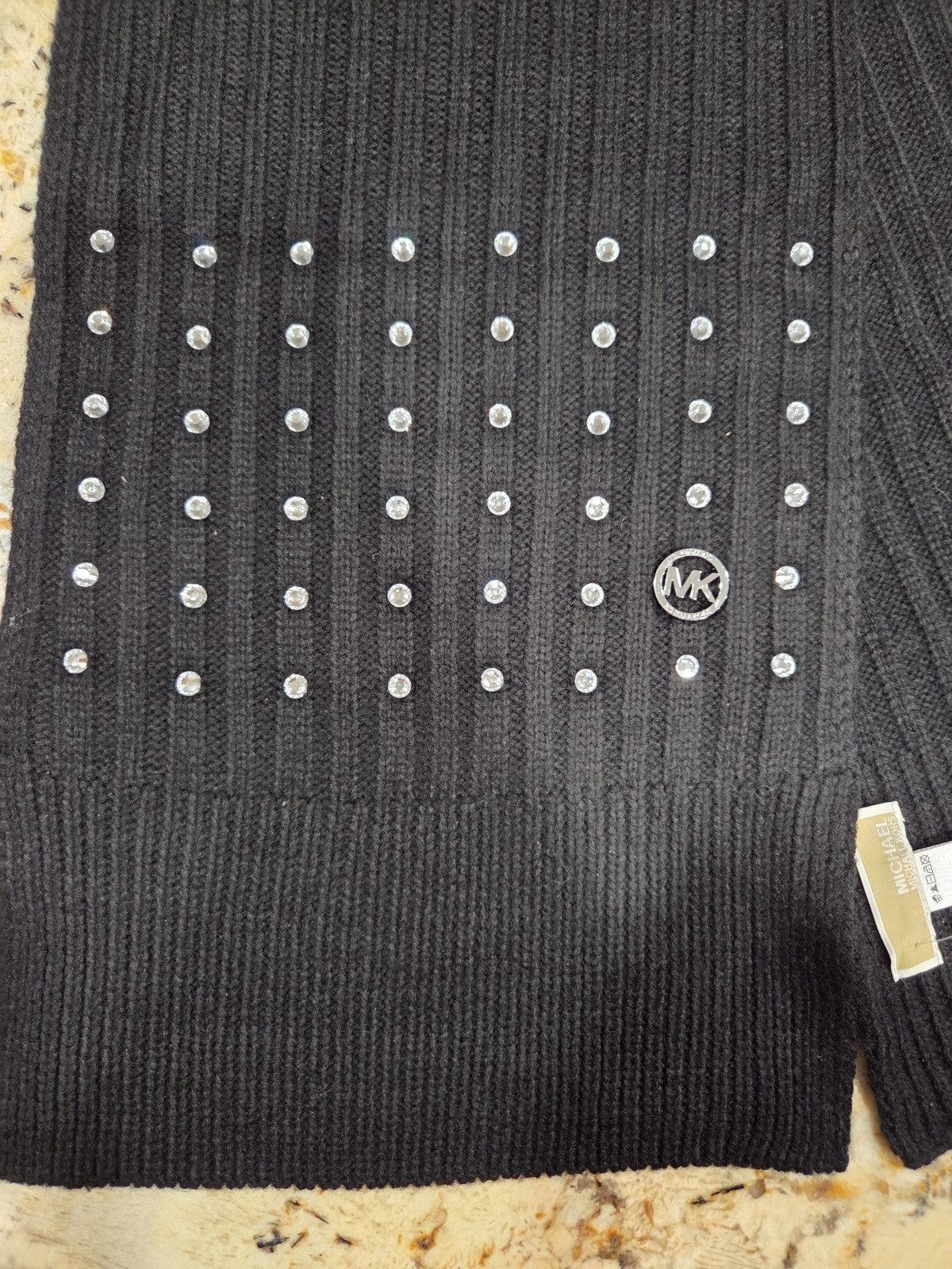 NWT Michael Kors Ribbed Knit Scarf With Silver Logo & Embellishments1