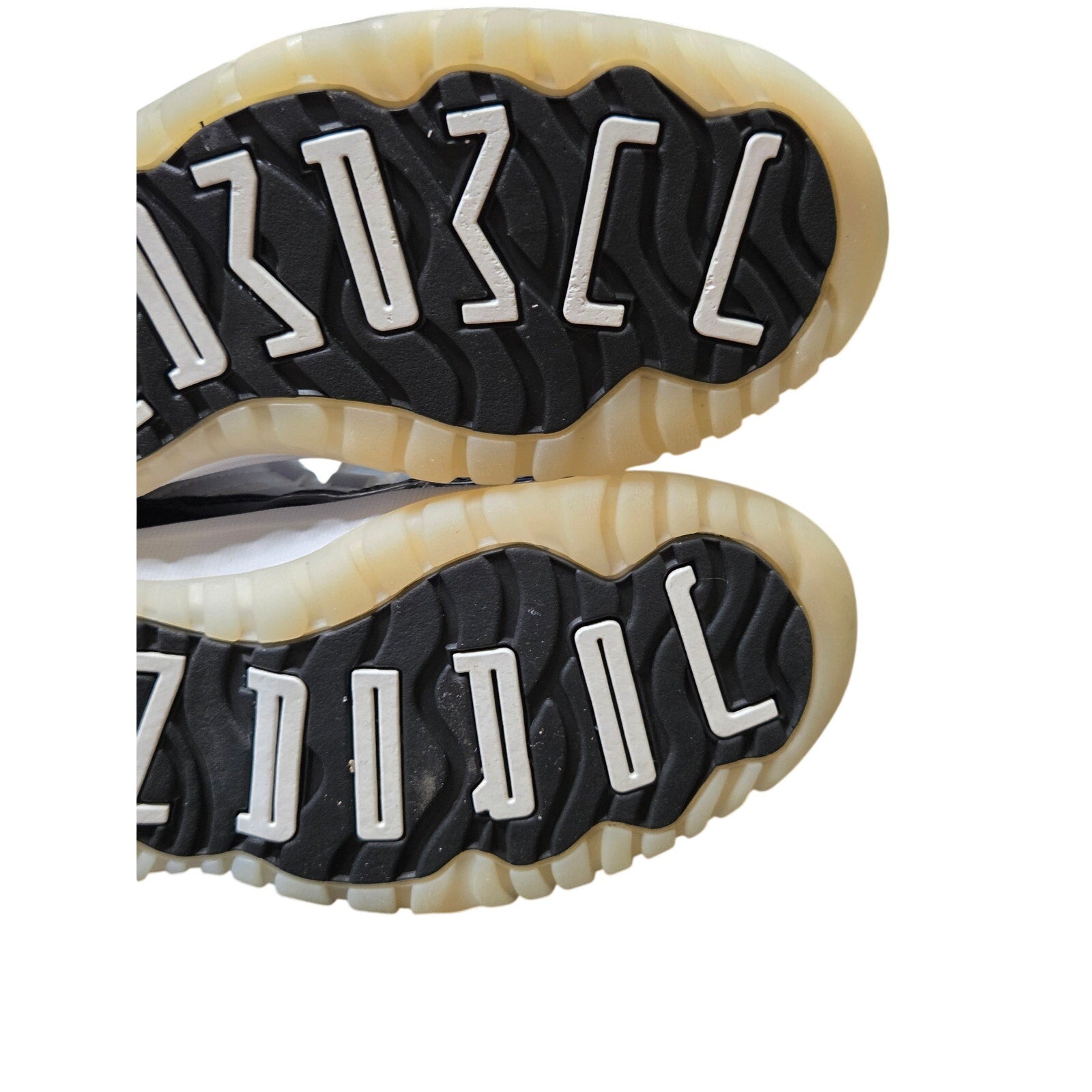 Jordan 11 Retro Mid Gratitude Pre School Shoes 378039-170 Size 13.5C
